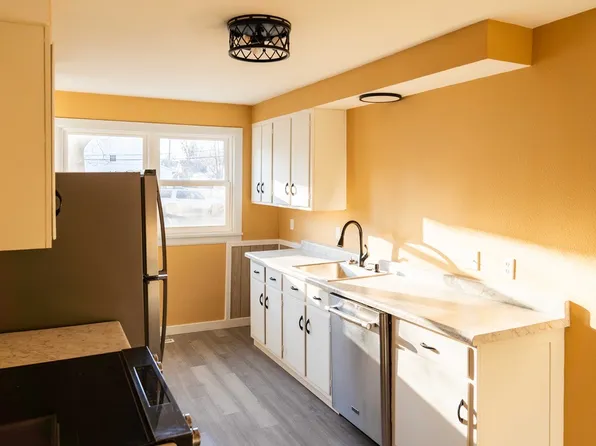 33 Barry St #1, Hillsdale, MI 49242