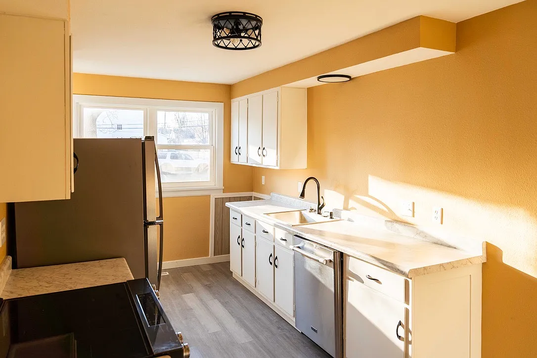 Building Photo - 43 Howder St #2