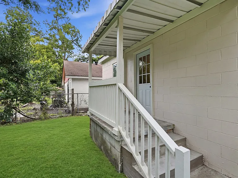 1025 Elliott Ave — Photo 27