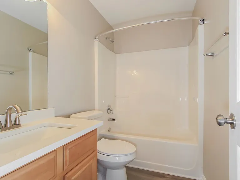 2436 Cornell Cir — Photo 16