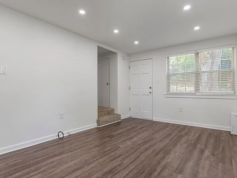 53 Faris Cir — Photo 3