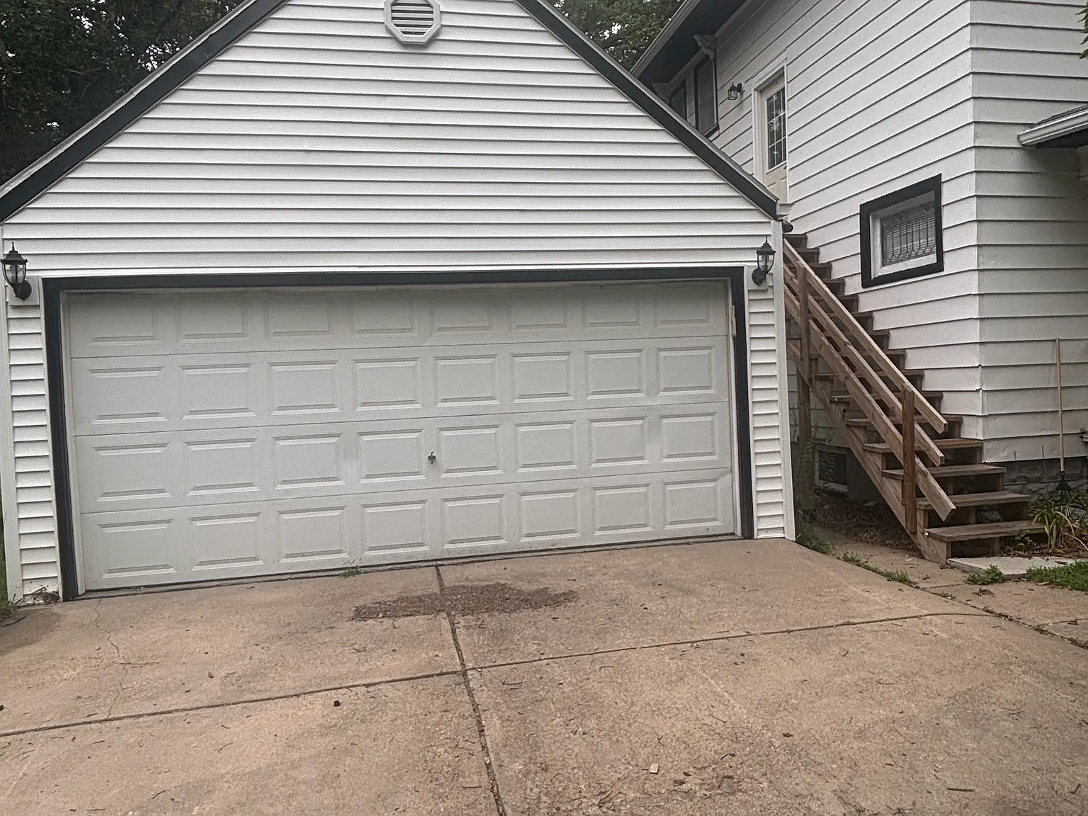 4 bed, $1,800 — Photo 2