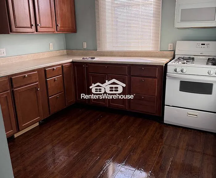 6706 Raymond Ave — Photo 4