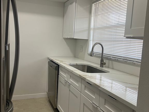4th image of 1845 S Highland Ave APT 11