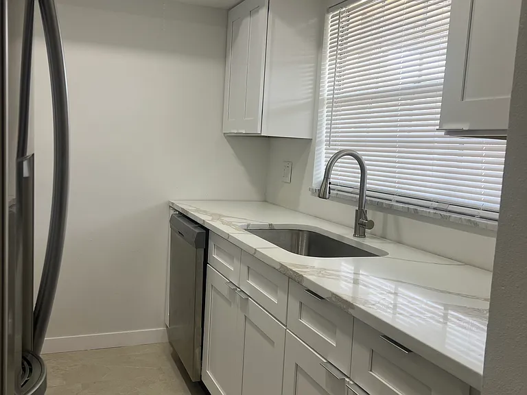 1845 S Highland Ave #11 — Photo 4