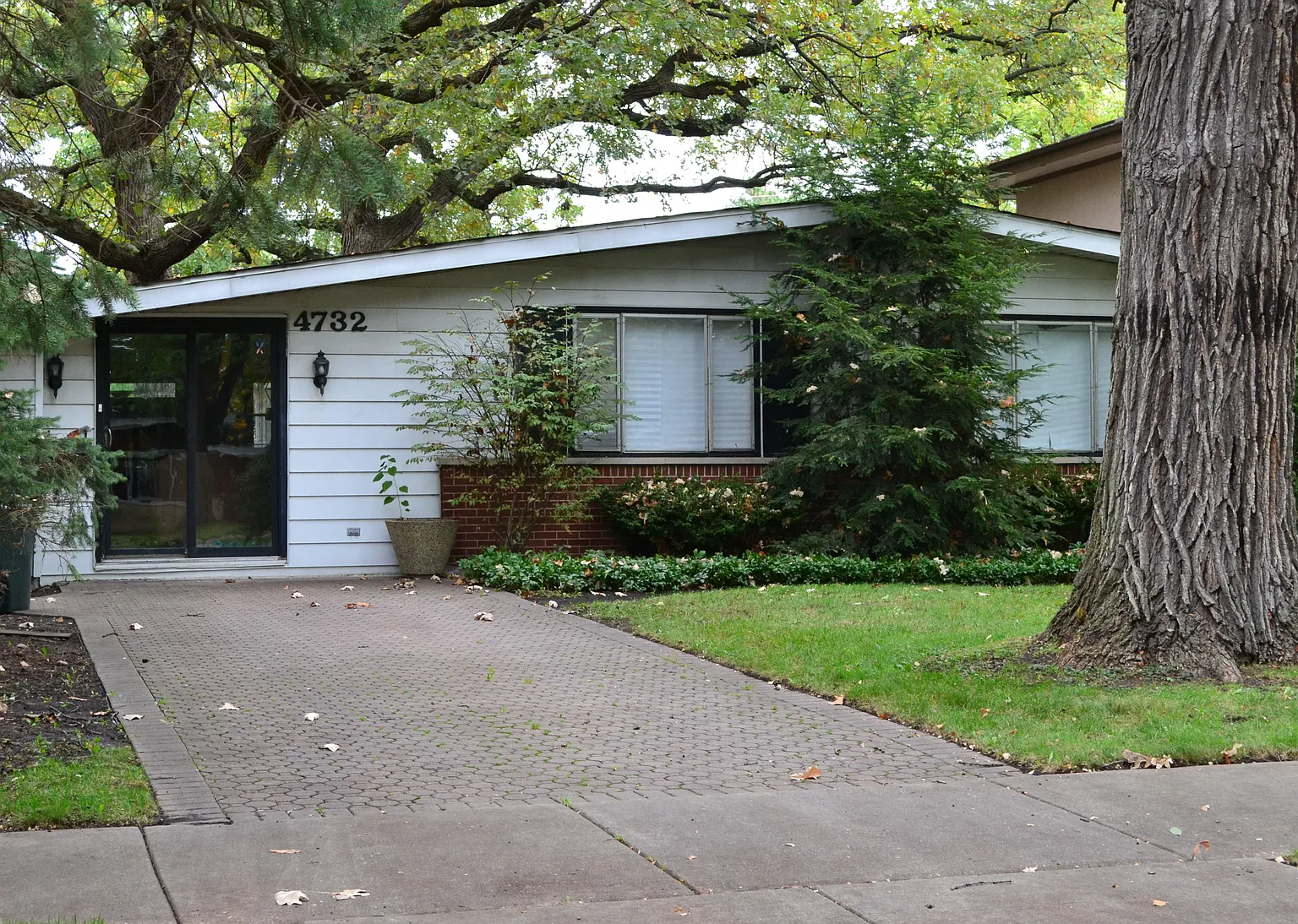 4732 Lilac Ave photo 1