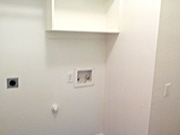 5th image of 2863 Earle Dr