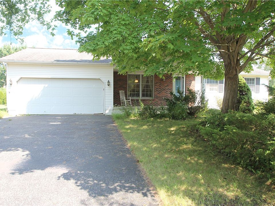 1st image of 230 Briarwood Ln