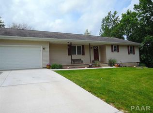 630 Heritage Dr, Mackinaw, IL 61755