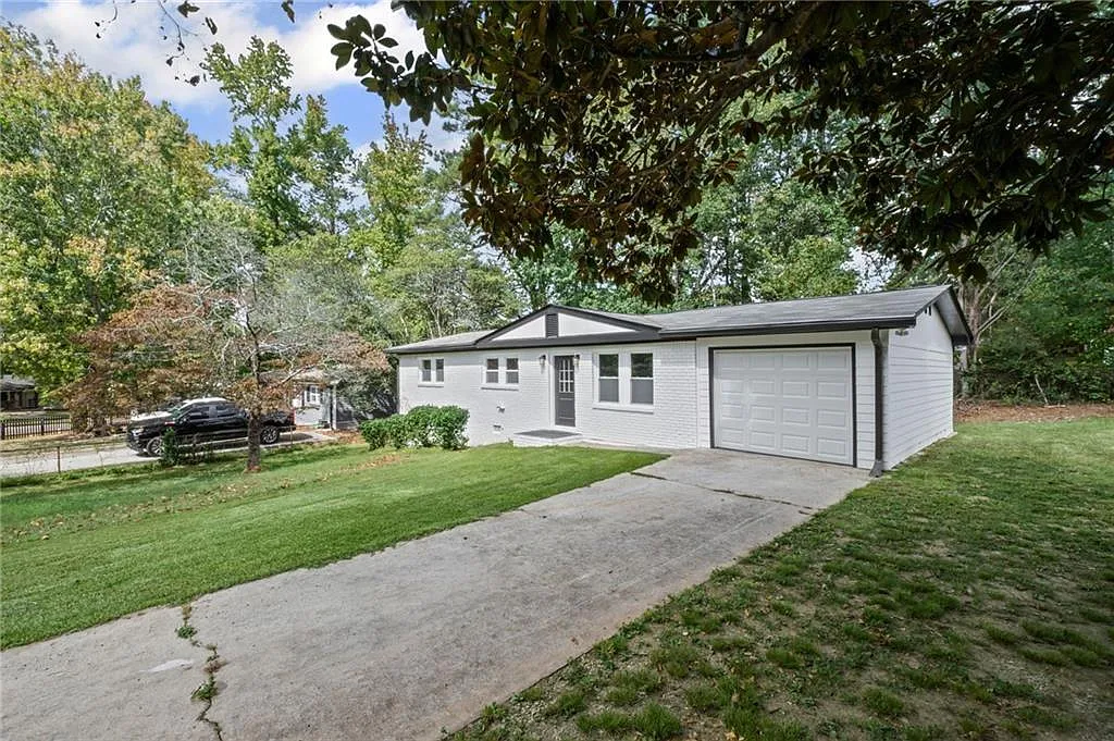 3 bed, 2.0 bath, 1080 sqft, $1,750 — Photo 4