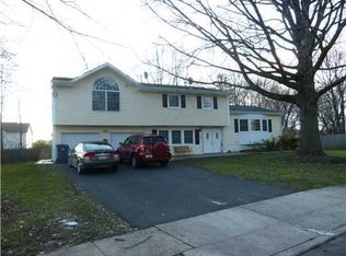 1484 Pawnee Rd, North Brunswick, NJ 08902