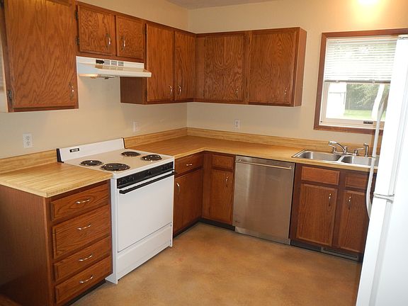 Wonderful Large Kitchen with Plentiful Cupboards (Electric Stove-Dishwasher-Refrigerator)