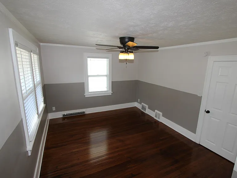 4816 Burt St #1/2-2 — Photo 38