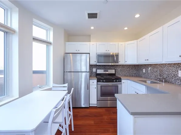 7819 Bay Parkway image 9 of 27