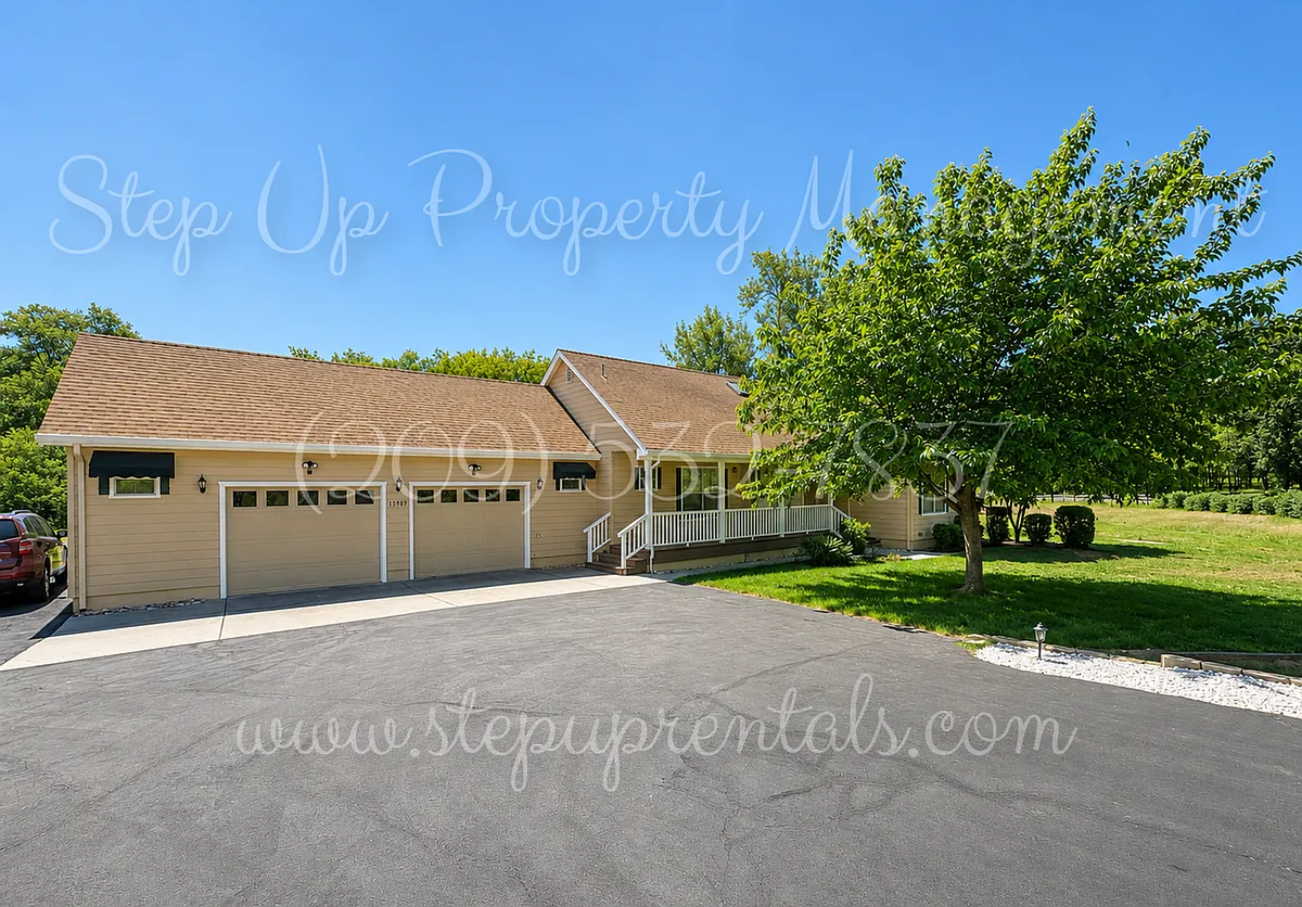 Building Photo - 15989 Tomahawk Ct
