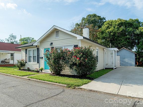 2nd image of 454 18th St