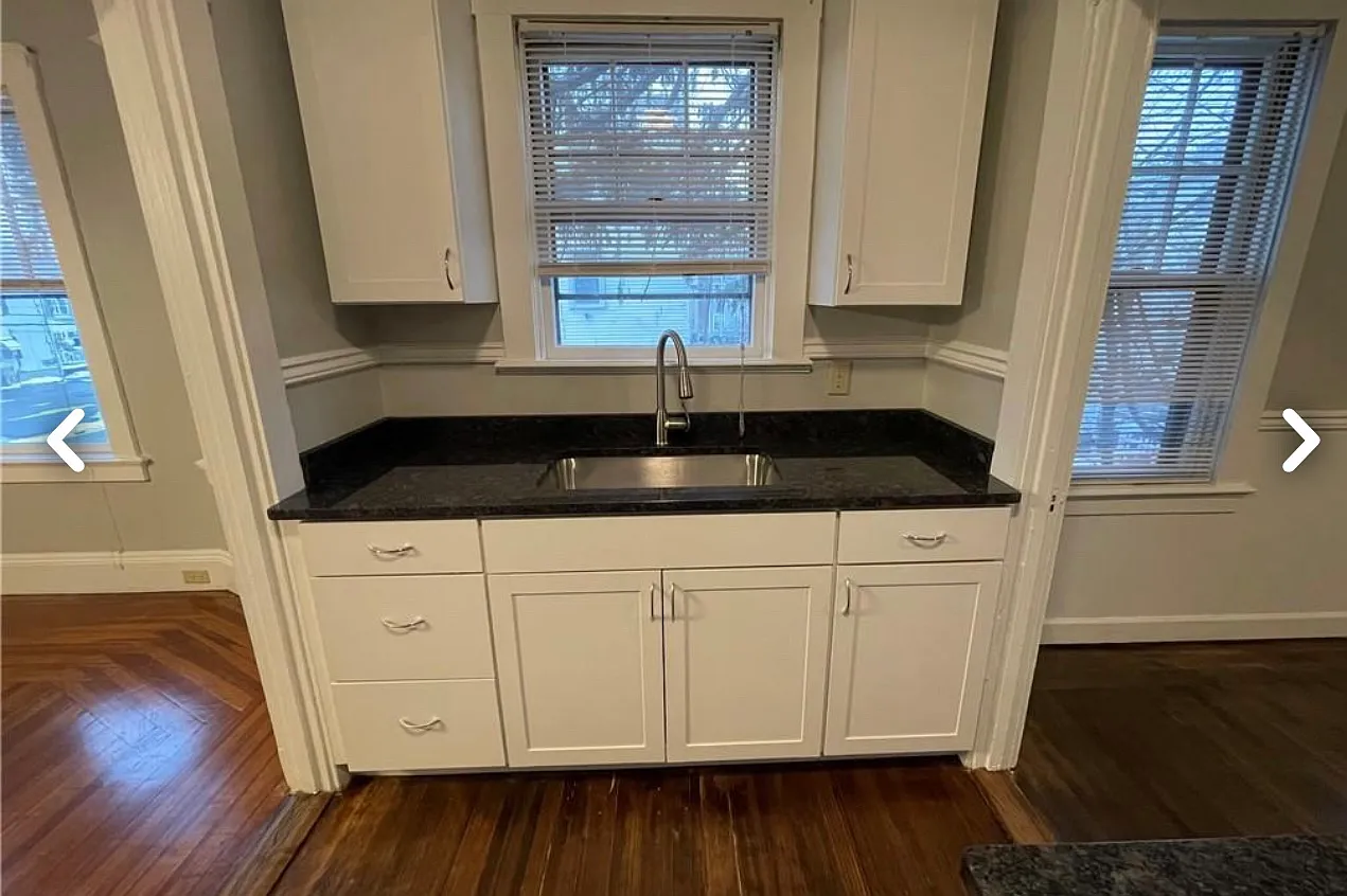 3 bed, 3400 sqft, $2,500 — Photo 3