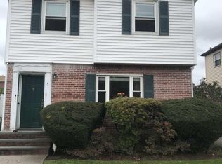 2611 200th St, Bayside, NY 11360