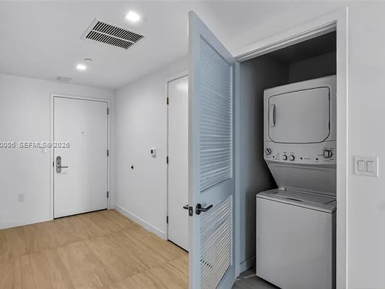 77 5th St #4202 — Photo 15