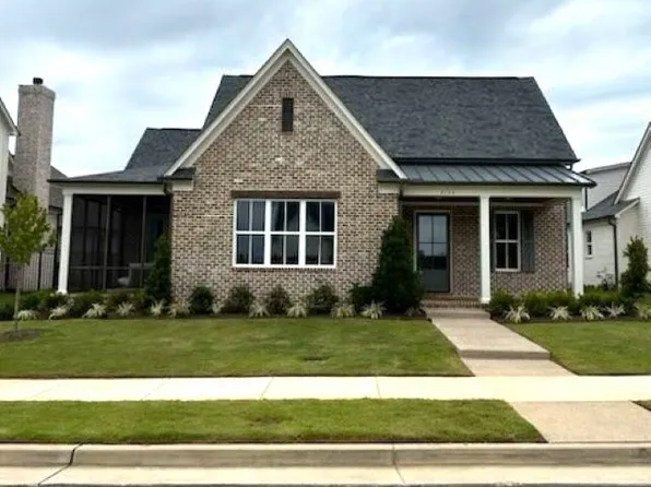 2135 Greenbrier Lakes Blvd N, Piperton, TN 38017