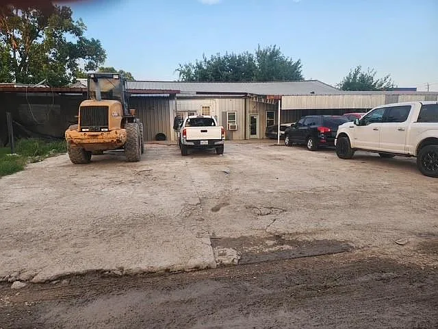 2520 W Mount Houston Rd — Photo 9