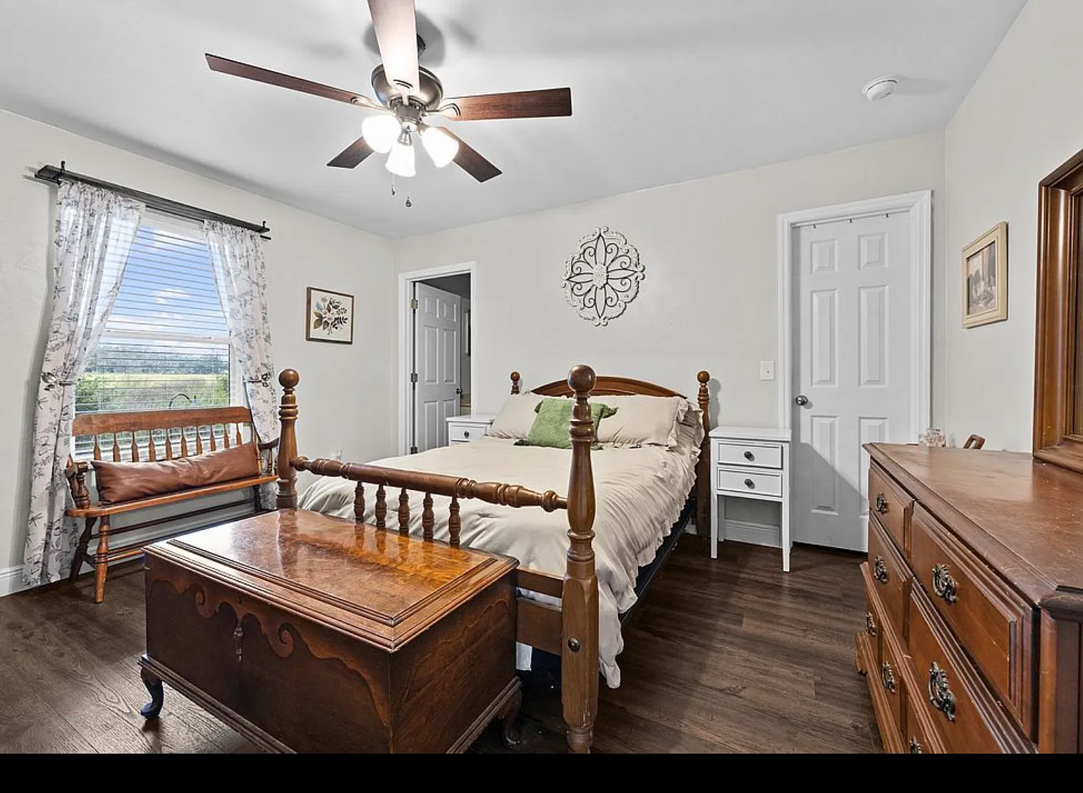 3 bed, 1178 sqft, $1,875 — Photo 2