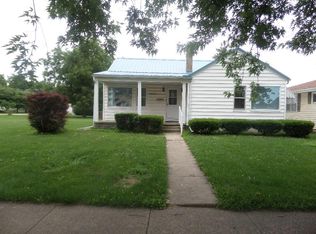 3005 Moultrie Ave, Mattoon, IL 61938