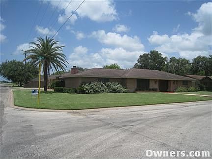 Street View Of Corner Lot