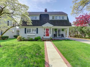 40 Greenridge Ave, Garden City, NY 11530