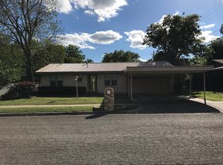 1603 Virginia Pl, Cleburne, TX 76033