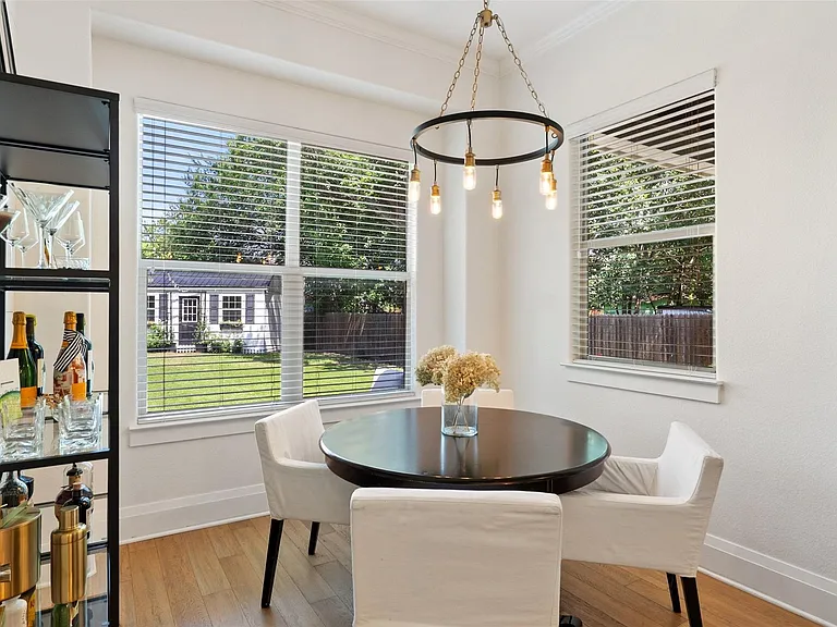 1410 Hart St — Photo 24