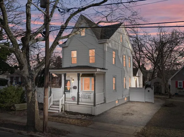 308 W 3rd St, Palmyra, NJ 08065