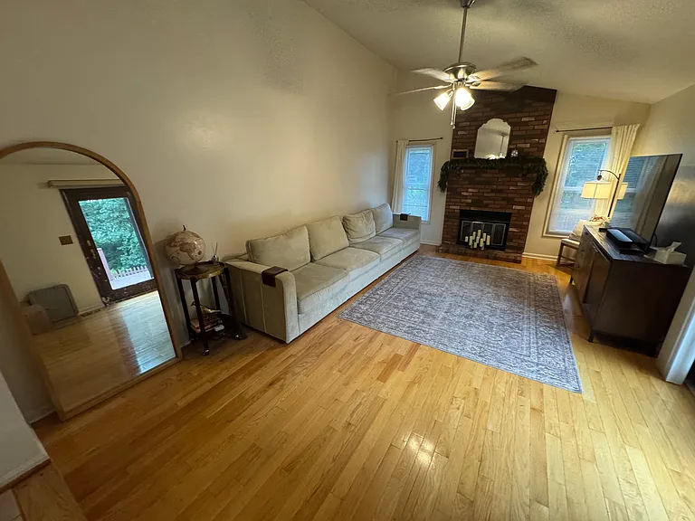 13699 Southernwood Ct — Photo 20