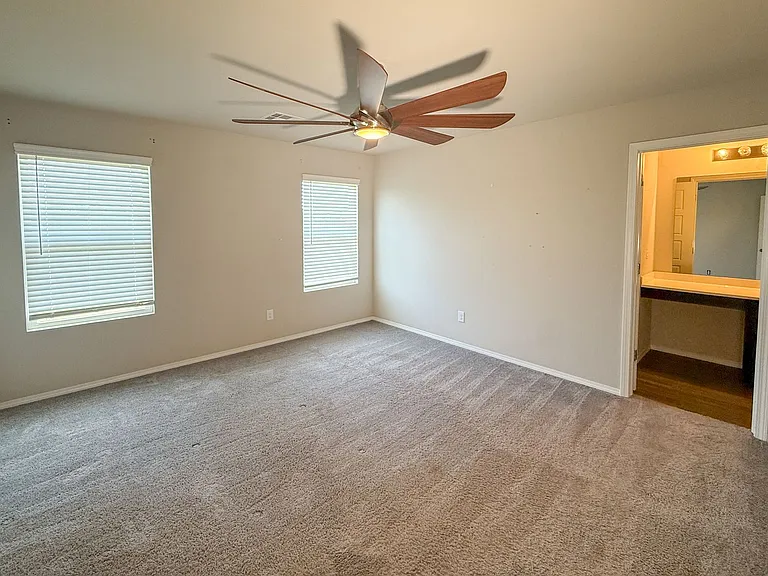 528 Fox Burrow Ln — Photo 14