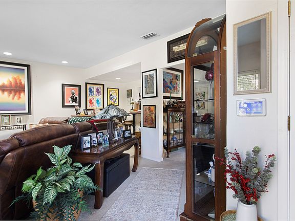 2nd image of 4988 Thunder Rd