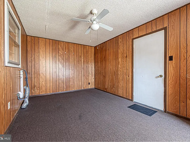 445 Highland Ave — Photo 9