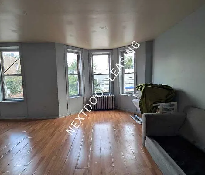 21 Bergen Ave #2M — Photo 8
