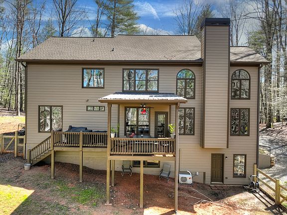 4th image of 175 Mountain Springs Rd
