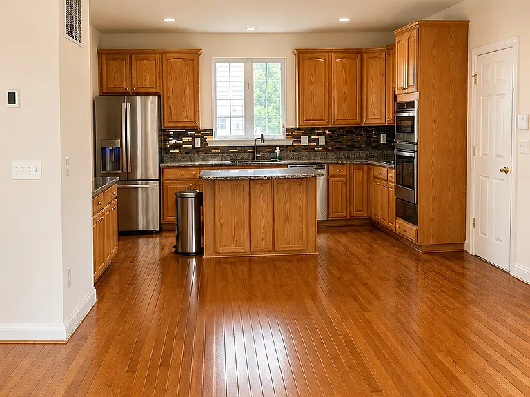 404 Tailor St — Photo 12