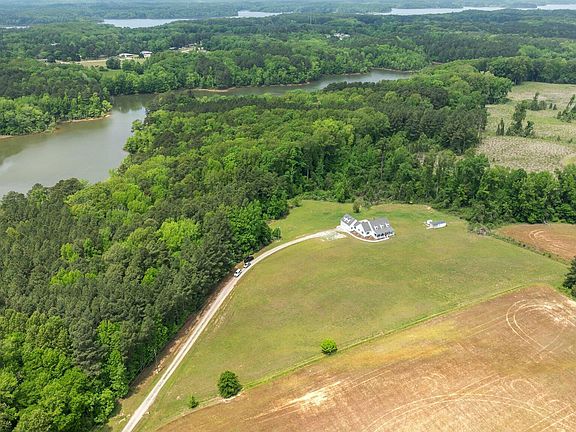 2nd image of 675 Anderson Creek Rd
