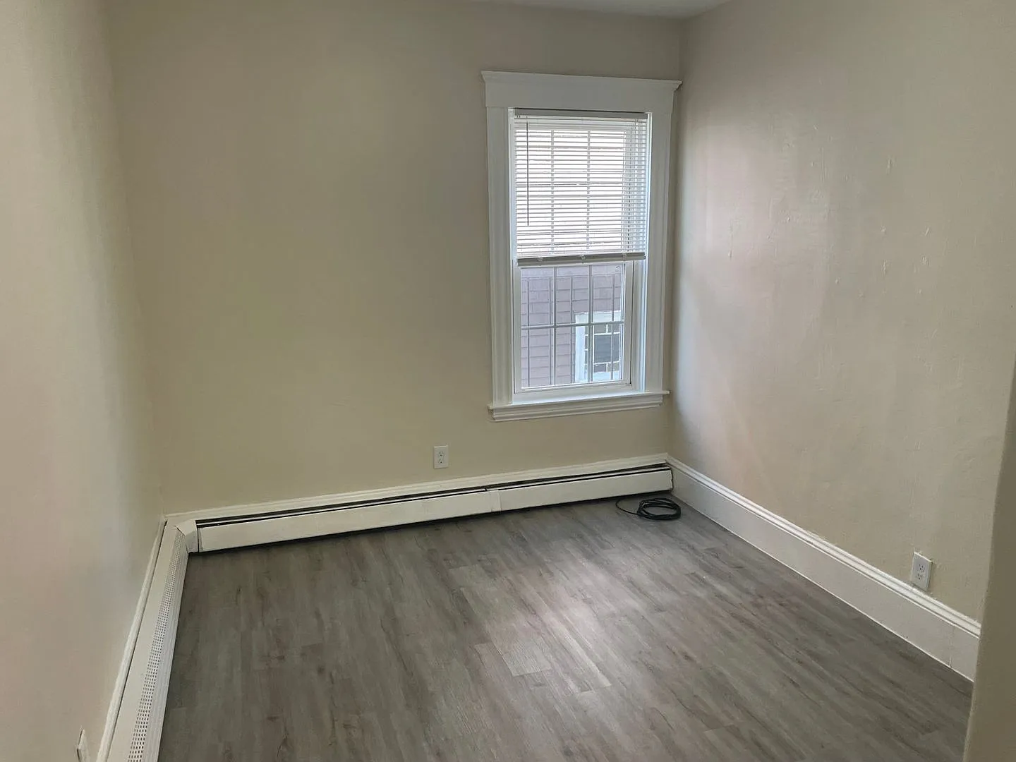 242-246 Burnside Avenue — Photo 4