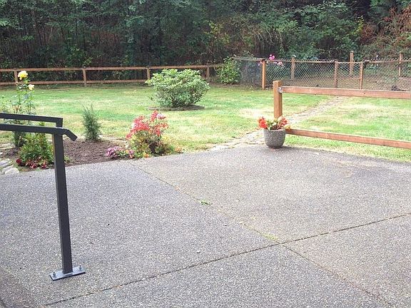 4th image of 5943 67th Ave NE
