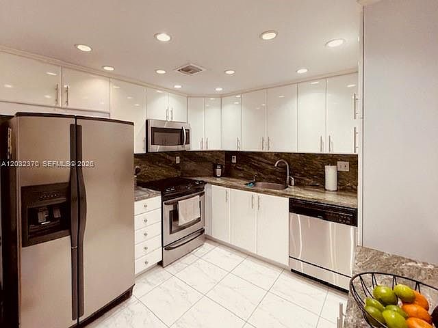 1st image of 500 Bayview Dr APT 1923