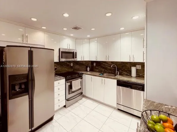 500 Bayview Dr APT 1923, Sunny Isles Beach, FL 33160