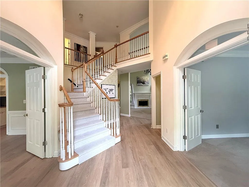 4 bed, 2.5 bath, 3164 sqft, $2,650 — Photo 3