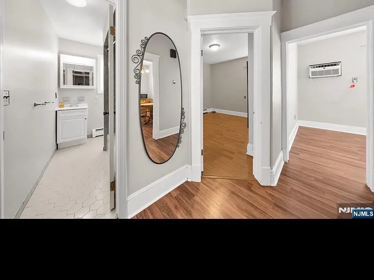 29 Pine St #2 — Photo 4
