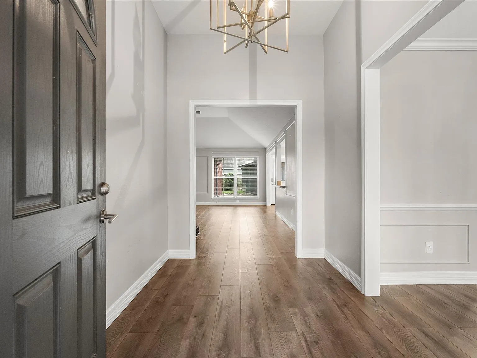 4 bed, 2.0 bath, 3494 sqft, $3,300 — Photo 3