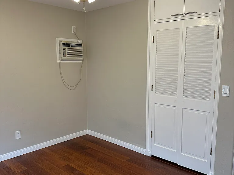 4529 Cleveland Ave #A — Photo 10