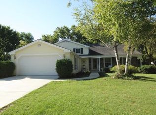 1316 Wilshire Dr, Naperville, IL 60540