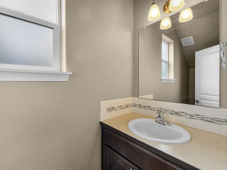 21154 Darnel Ave — Photo 15
